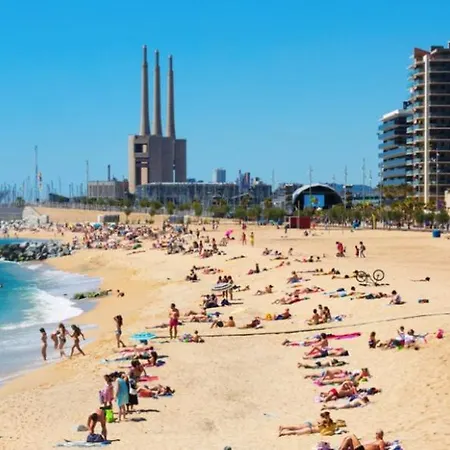 Con Bano Compartido En Bonito En * Badalona